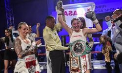 Seren Ay Çetin'den Tarihi Zafer! WBC Gümüş Kemerin Sahibi Oldu