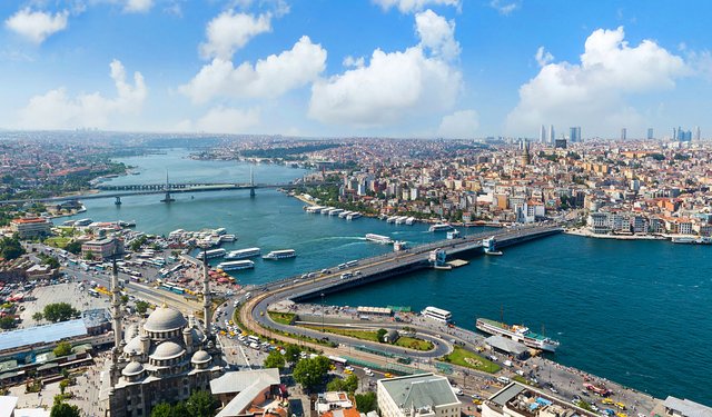 İstanbul’un En İyi Sokak Lezzetini Seçiyoruz! Sizce Hangisi?