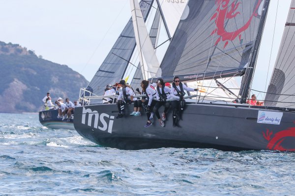 1599323855-msi-kadin-yelken-takimi.jpg
