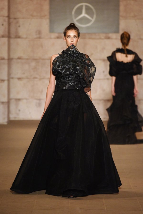 1602699114-mercedes-benz-presents-zlem-s-er-ss21-19.JPG