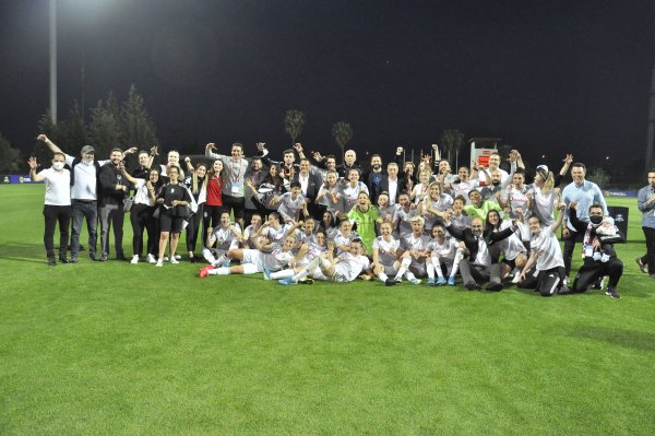 1620238845-bjk-kutlama.jpg
