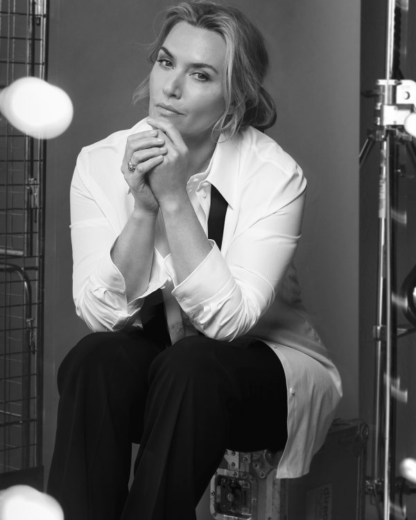 1625825362-l-or-alparis-lights-on-women-kate-winslet.png