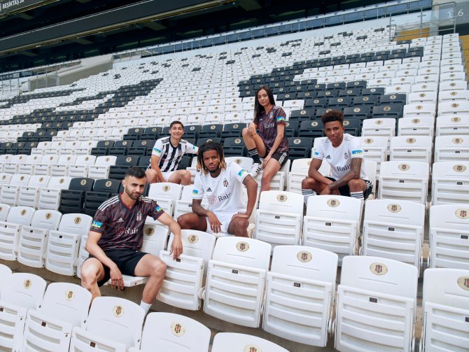 1656600532-adidas-bjk-0892.jpg