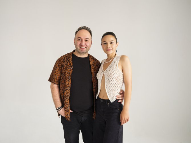 1656682103-hakan-gence-selin-yeninci.jpg