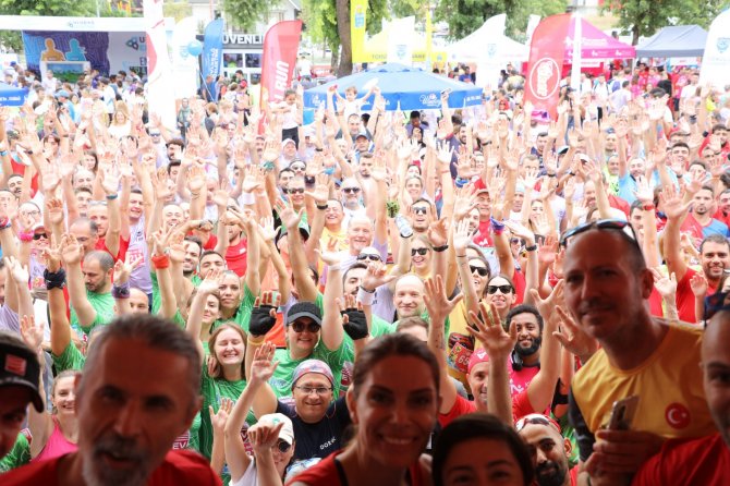 1665992439-eker-i-run-6.jpeg