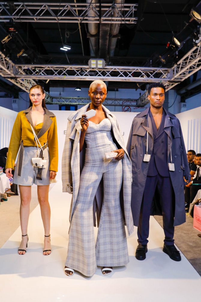 1667290279-mg-ee-dubai1-defile2-1.jpg