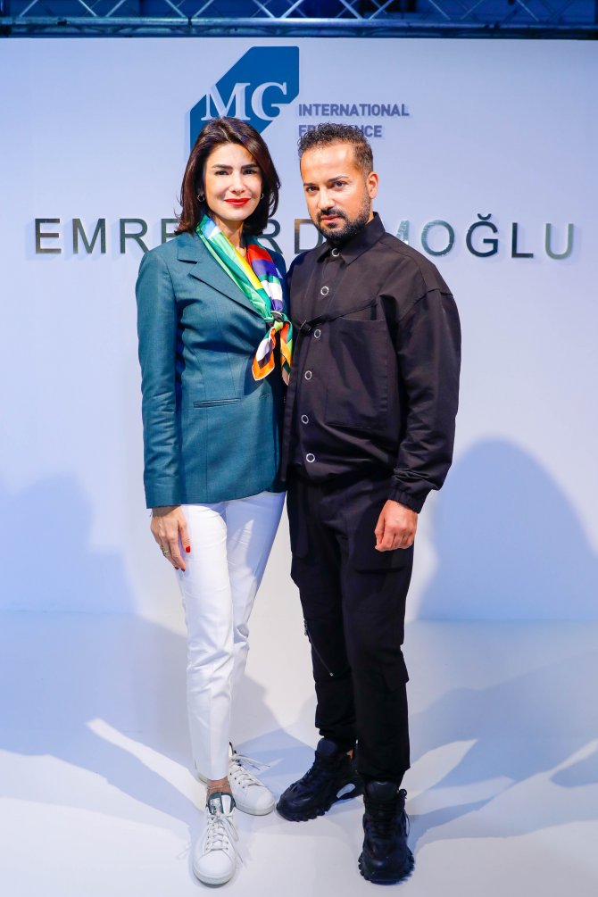 1667290372-mg-ee-dubai1-defile10-duygubesb-cak-emreerdemoglu-1.jpg