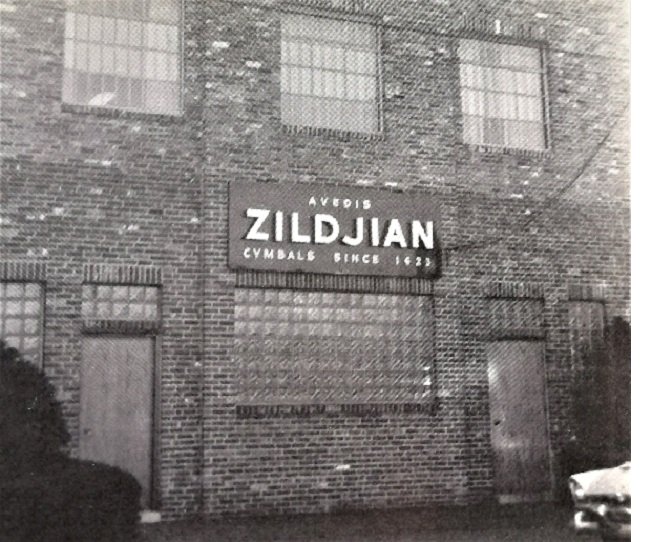 1667375019-zilname.jpg