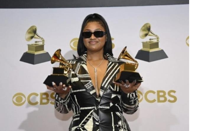 64-grammy-odulleri-muhtesem-bir-torenle-14841057-5375-m.jpg