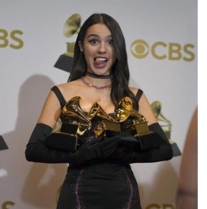 64-grammy-odulleri-muhtesem-bir-torenle-14841057-8899-m.jpg