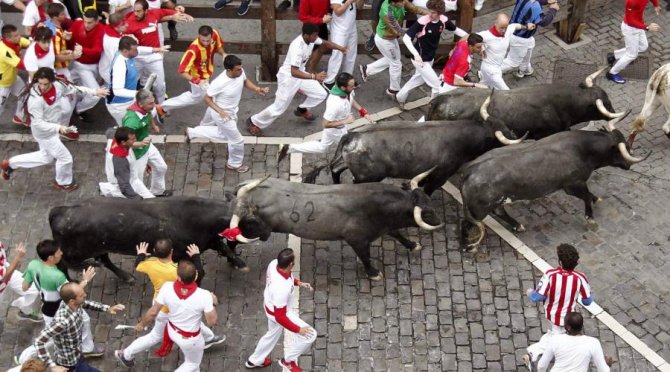 espagne-au-moins-16-plaintes-pour-agressions-et-viols-la-san-fermin.jpg