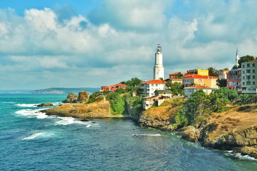 istanbulun-karadenize-acilan-yuzu-rumelifeneri-koyu-001.jpeg