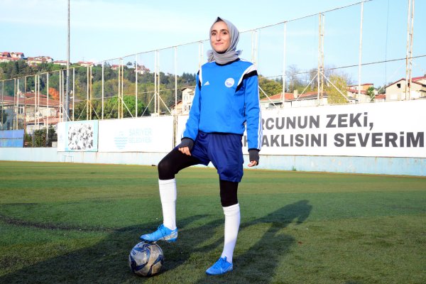 kiz-futbol-2.jpg