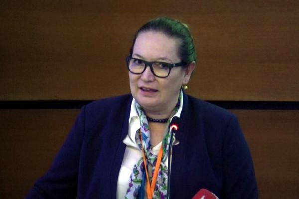 prof-dr-betul-ulukol-5f883d74d416e94744be.jpg