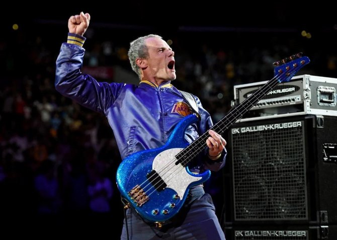 red-hot-chili-peppers.jpg