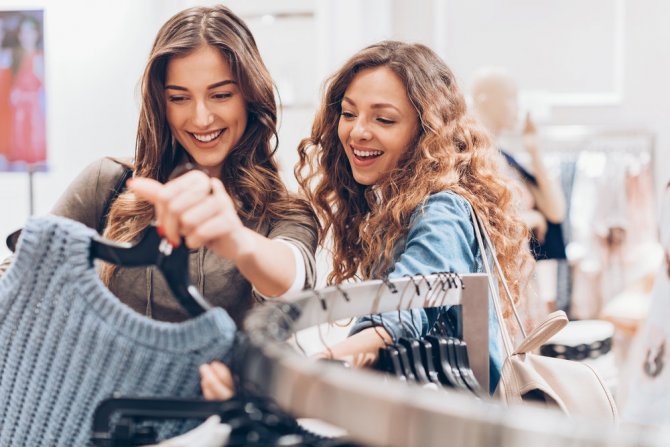 womenshopping.jpg